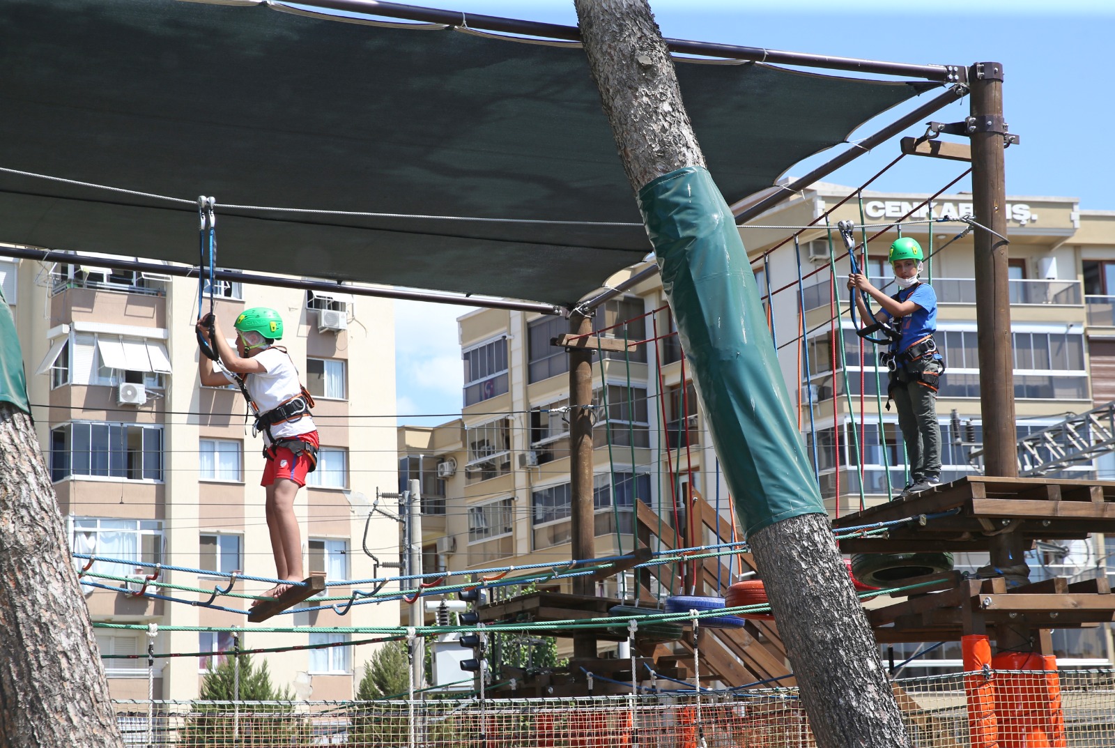 Karşıyaka’da “Macera Parkı” ziyaretçilerini bekliyor