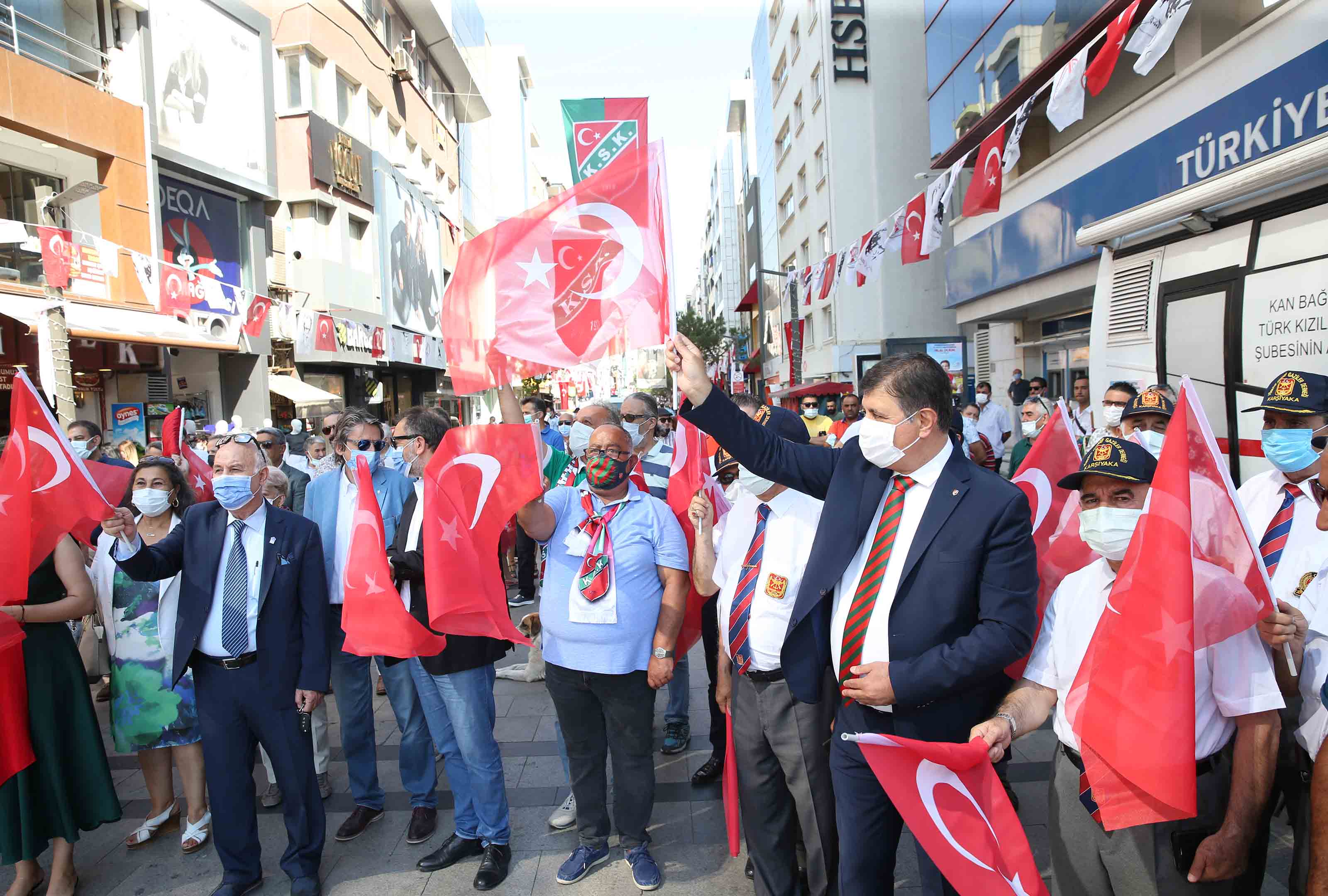 Karşıyaka'da 24 Haziran coşkusu başladı