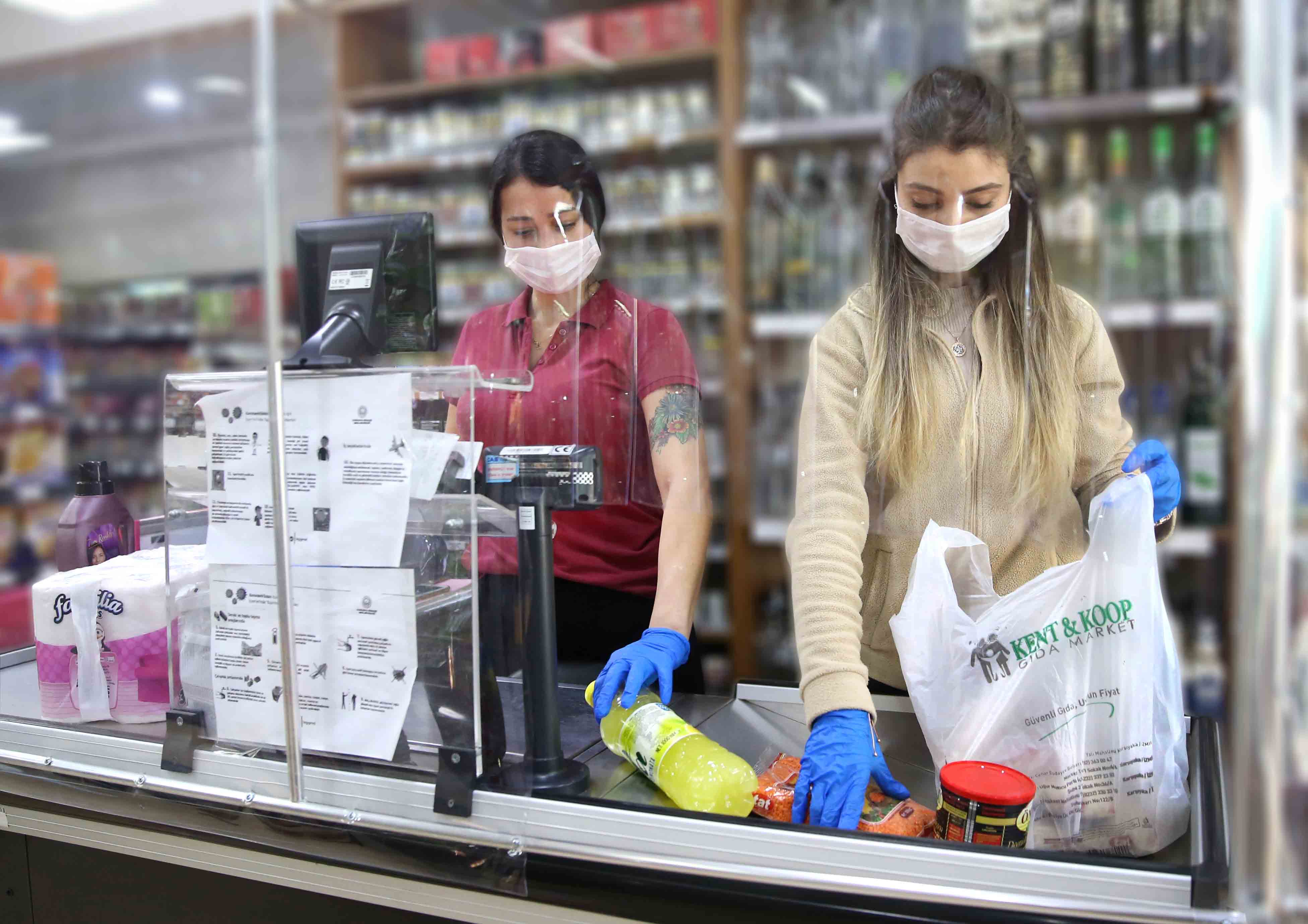 Karşıyaka'da evden çıkmadan 'online alışveriş' dönemi!