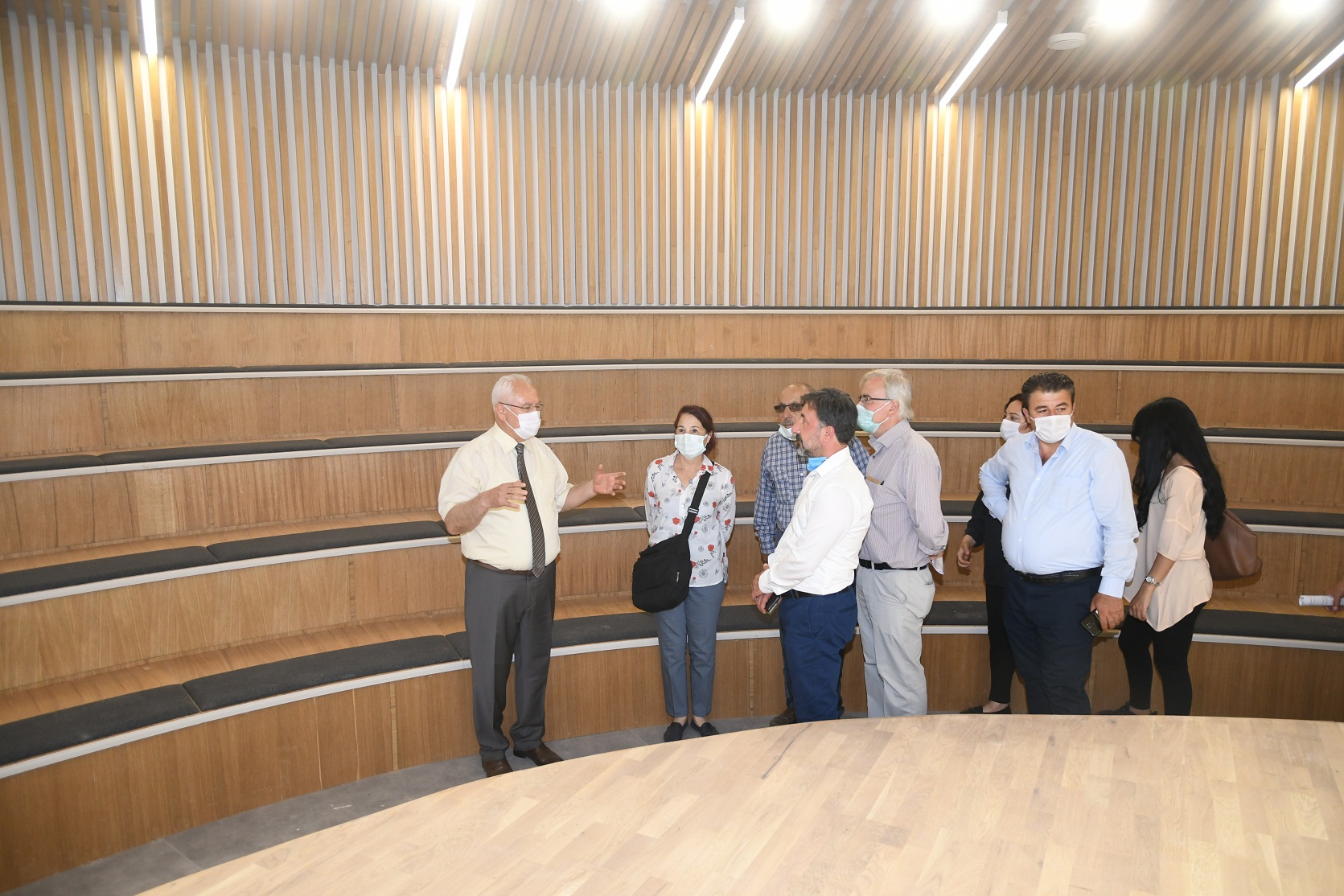 Karabağlar'ın dört bir yanında çalışma yürütülüyor