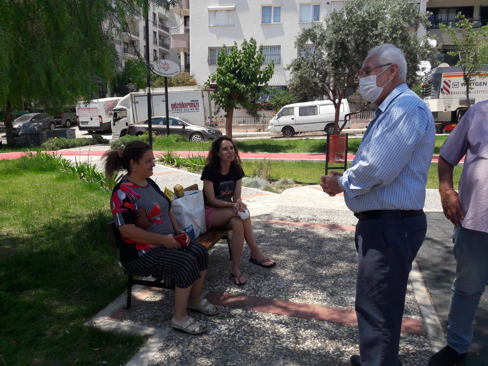 Başkan Selvitopu ilçenin dört bir yanında sürdürülen çalışmaları inceledi