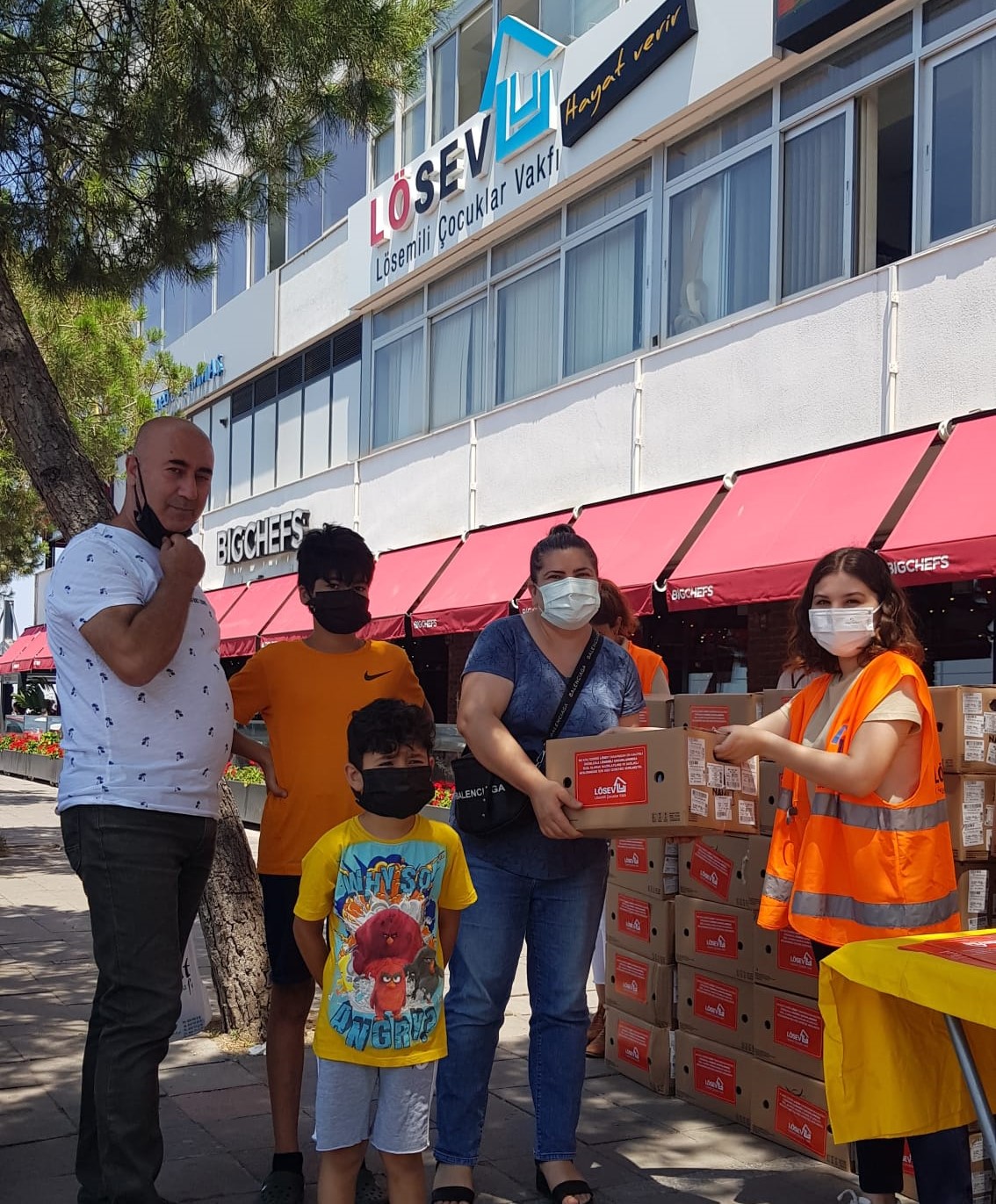 LÖSEV, VEKÂLETEN KURBAN BAĞIŞLARIYLA 12 AY BOYUNCA ŞİFA DAĞITIYOR