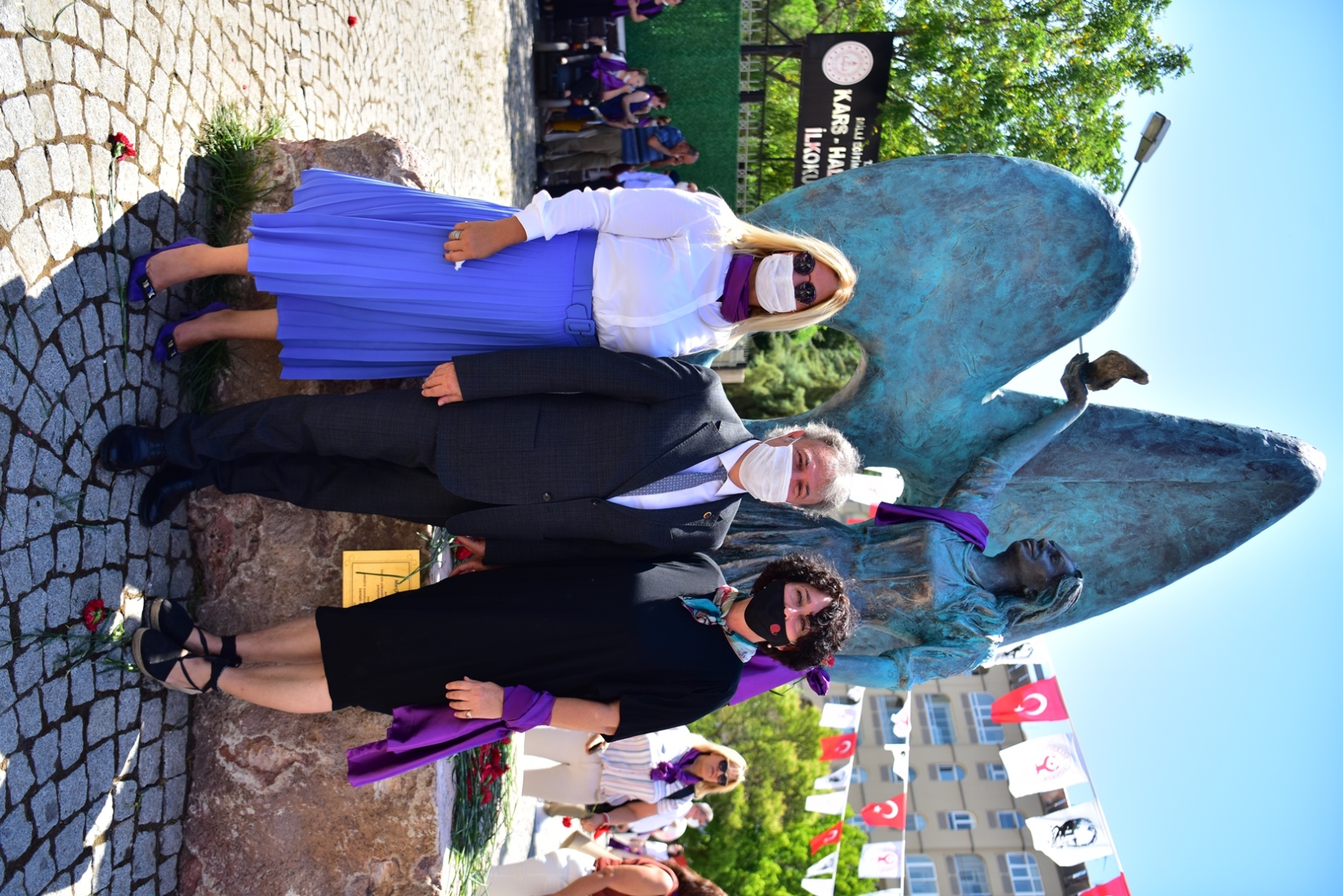 Bornova Belediyesi’nden anlamlı açılış...  Katledilen tüm kadınlar anısına...