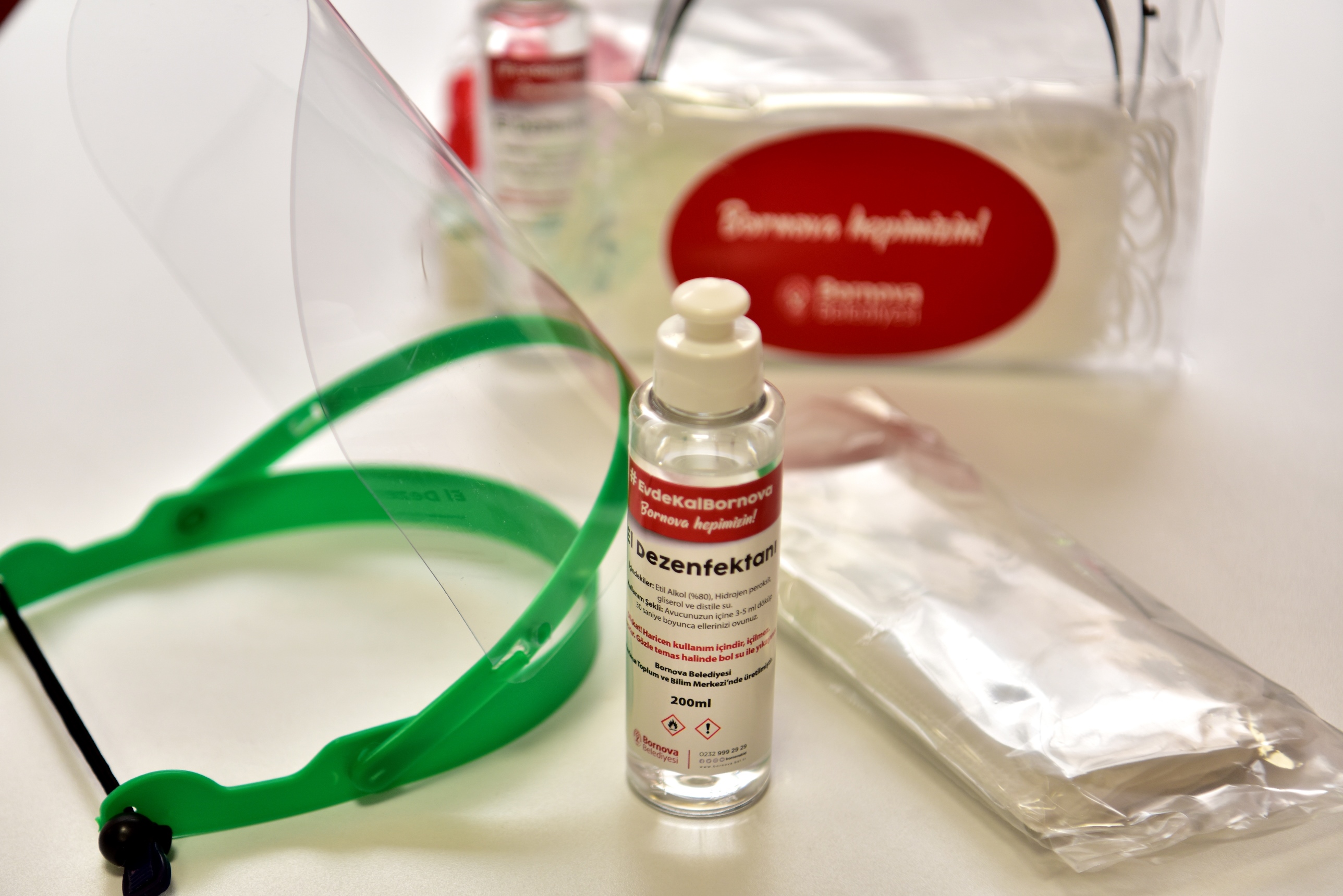 Bornova Belediyesi esnafın yanında