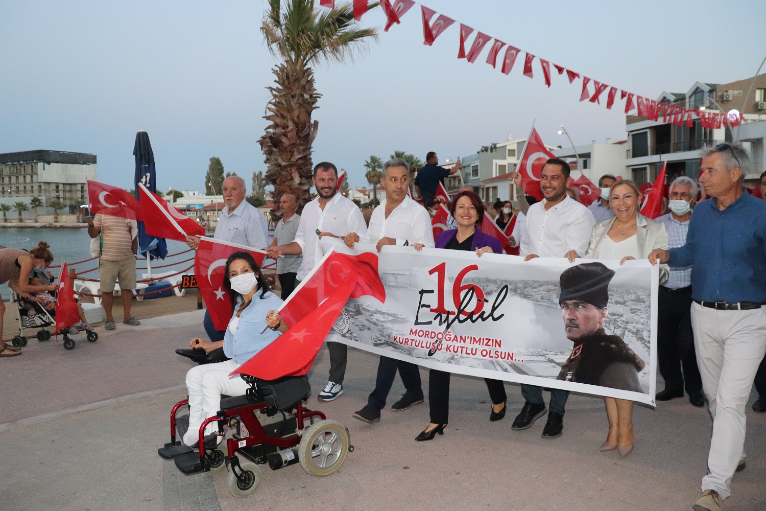 Karaburun ve Mordoğan’da 99 yıldır aynı coşku!