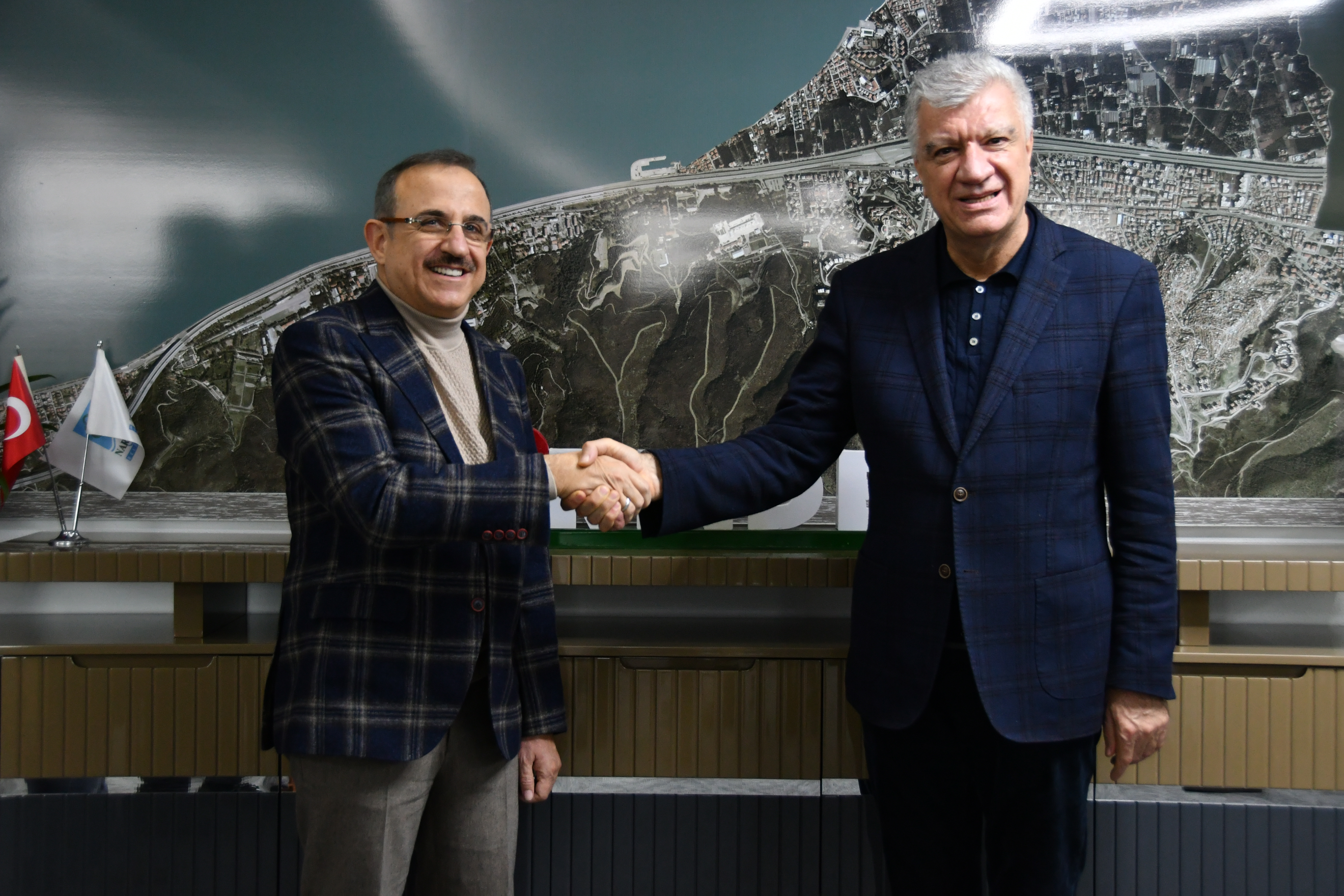 NARLIDERE’DE SİYASET ÜSTÜ BULUŞMA