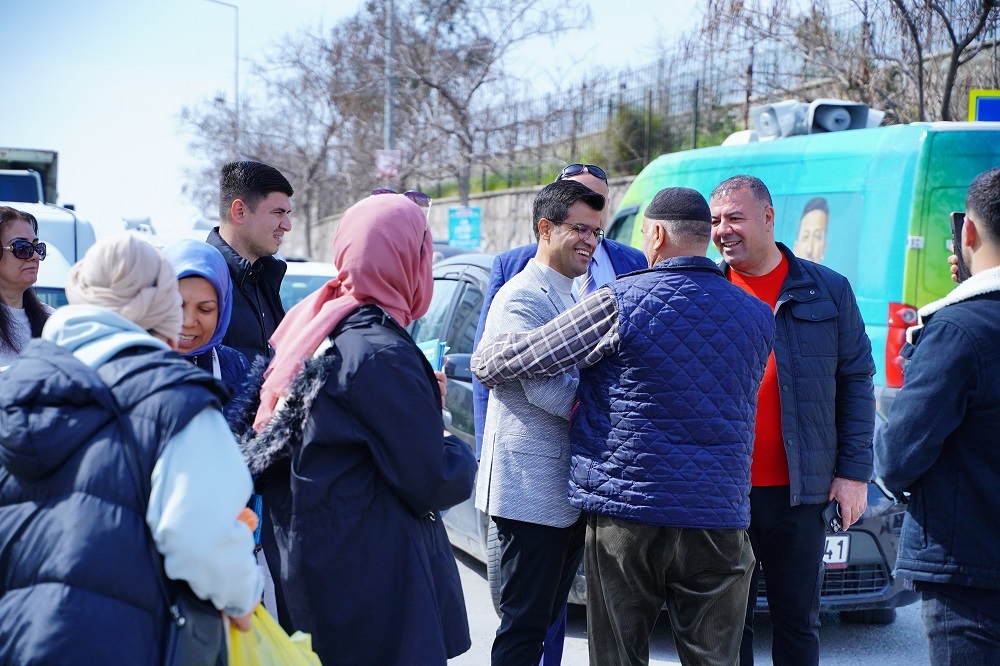 Bayraklı, Başkan Adayı Kırkpınar'ı bağrına bastı
