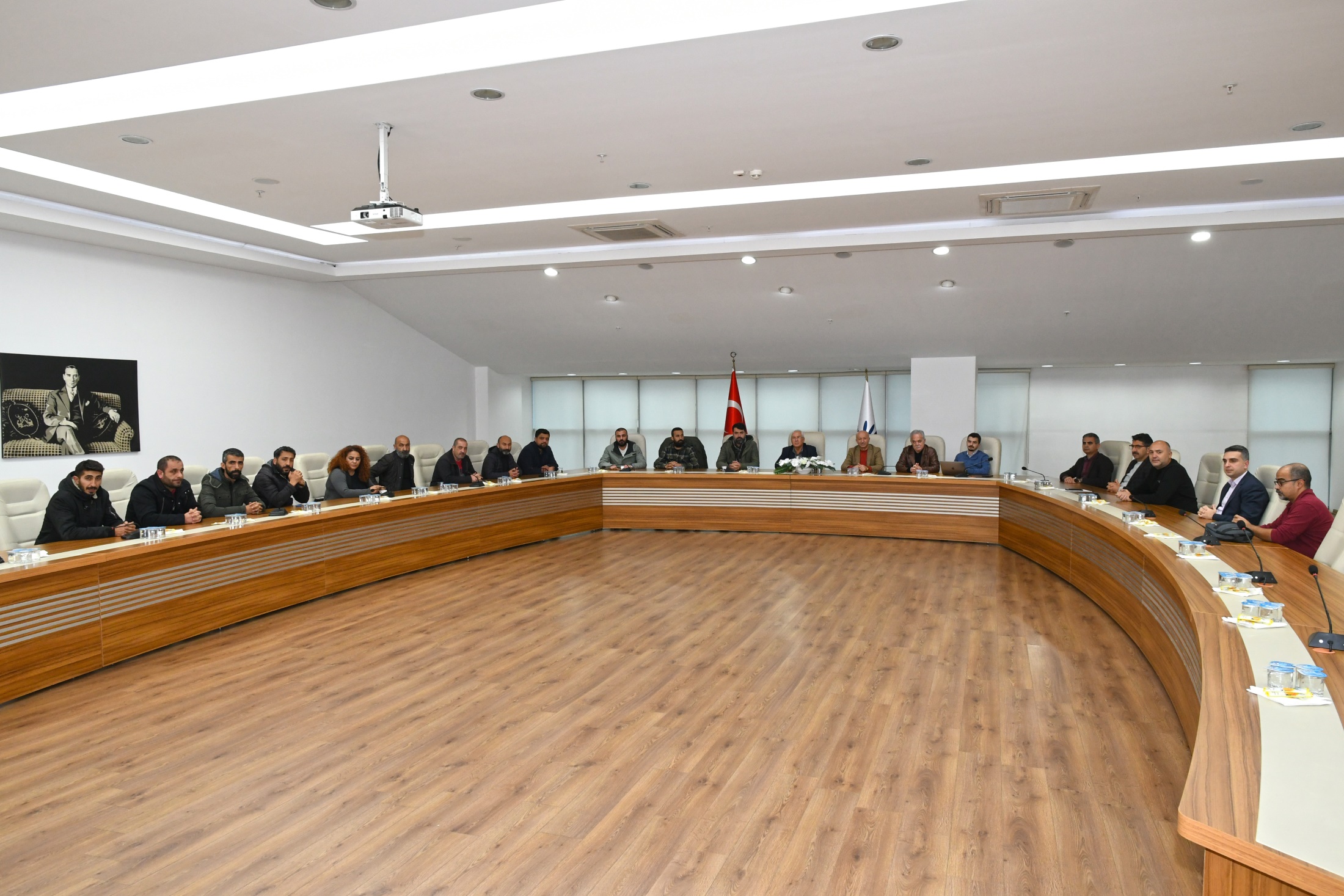 Karabağlar Belediyesi çalışanlarını enflasyona ezdirmedi