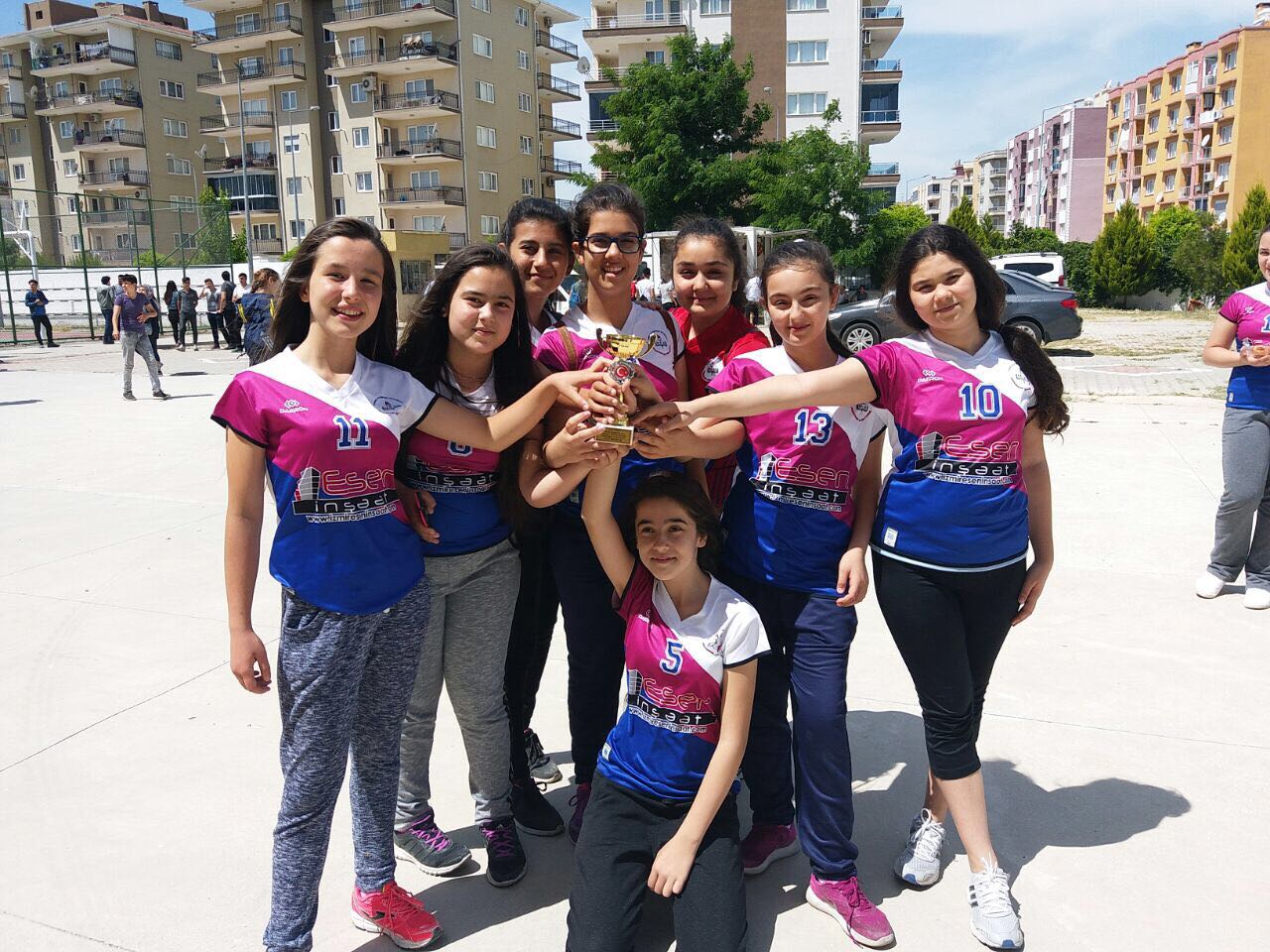 Torbalı'nın şampiyonu Kazım Paşa İlköğretim