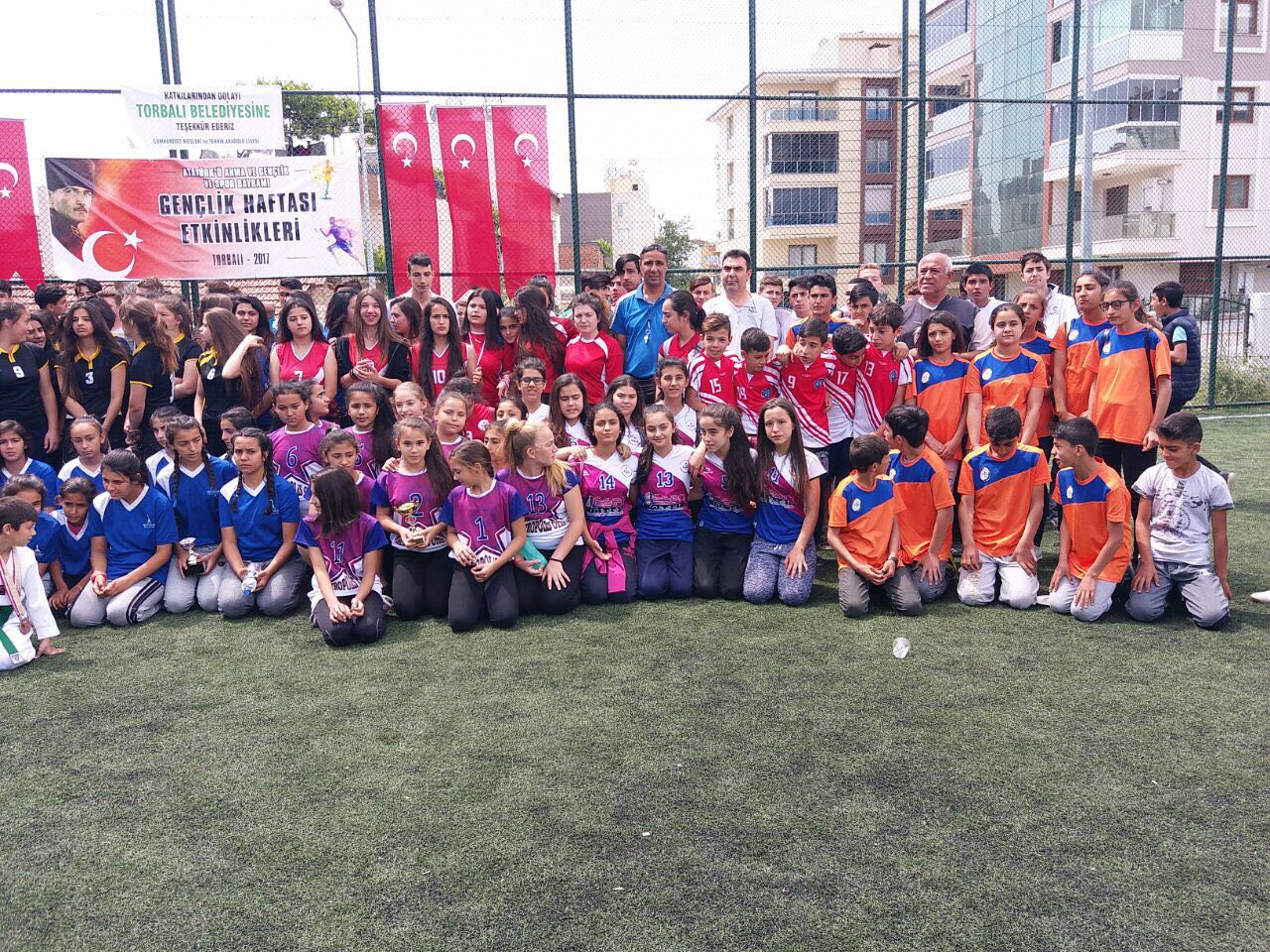 Torbalı'nın şampiyonu Kazım Paşa İlköğretim