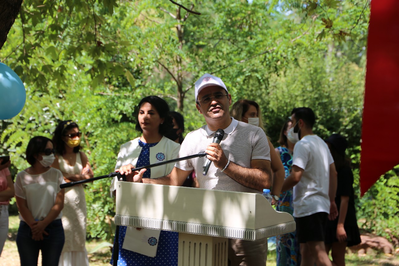 Öğrenciler, İnciraltı Kent Ormanı'nda ‘Telafide Ben de Varım’ Dedi.