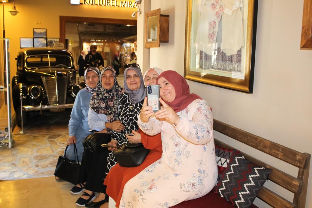 Karşıyakalı kadınlardan Tire kültür turu