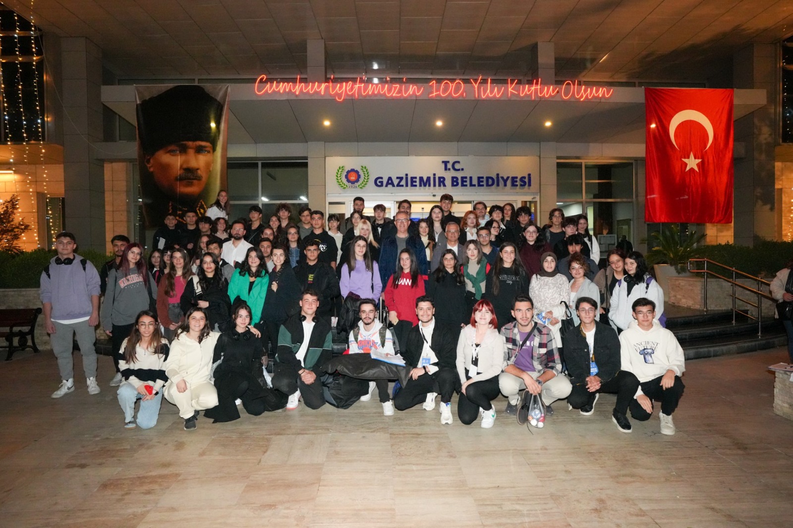 Gaziemirliler 100. yılda Atatürk'ün huzuruna çıktı