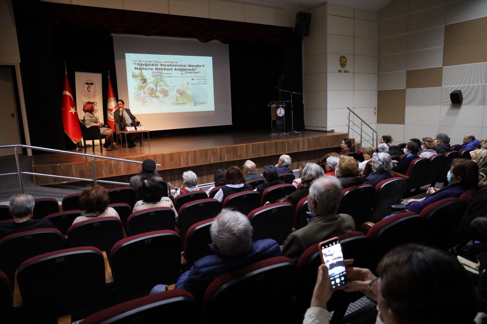 Karşıyaka Belediyesi sağlık söyleşileriyle farkındalık yaratıyor