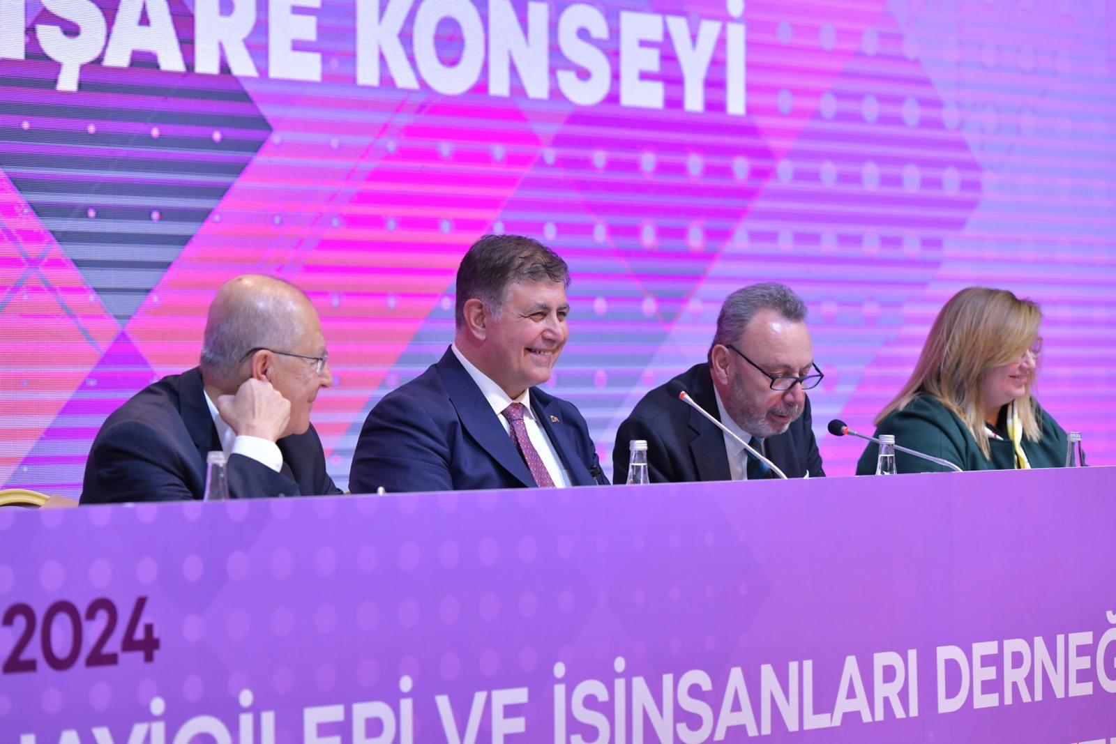 Başkan Tugay'dan katılımcı ve şeffaf yönetim vurgusu