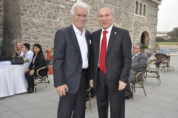 Siyasetin duayenleri Konak'ta buluştu