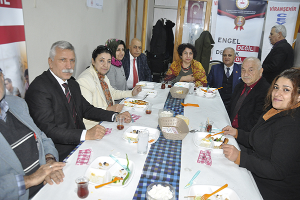 120 ENGELLİYE İŞ KAPISI