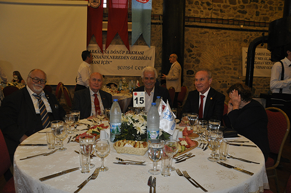 Siyasetin duayenleri Konak'ta buluştu