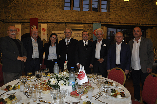 Siyasetin duayenleri Konak'ta buluştu