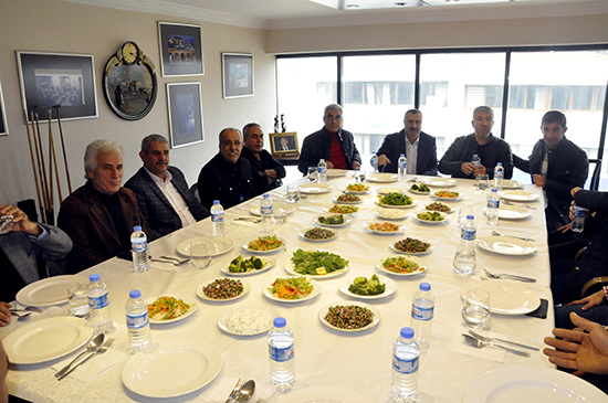 NECiMOĞLU VE AKAN AiLESi KiRVE OLDU