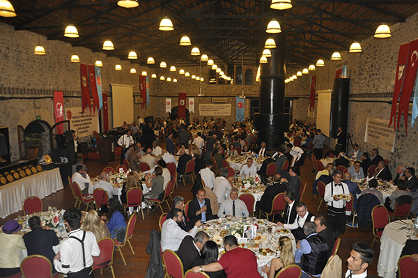 Siyasetin duayenleri Konak'ta buluştu