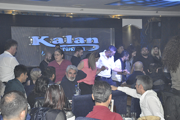 Güler Duman'dan Kalan Türkü evinde muhteşem performans