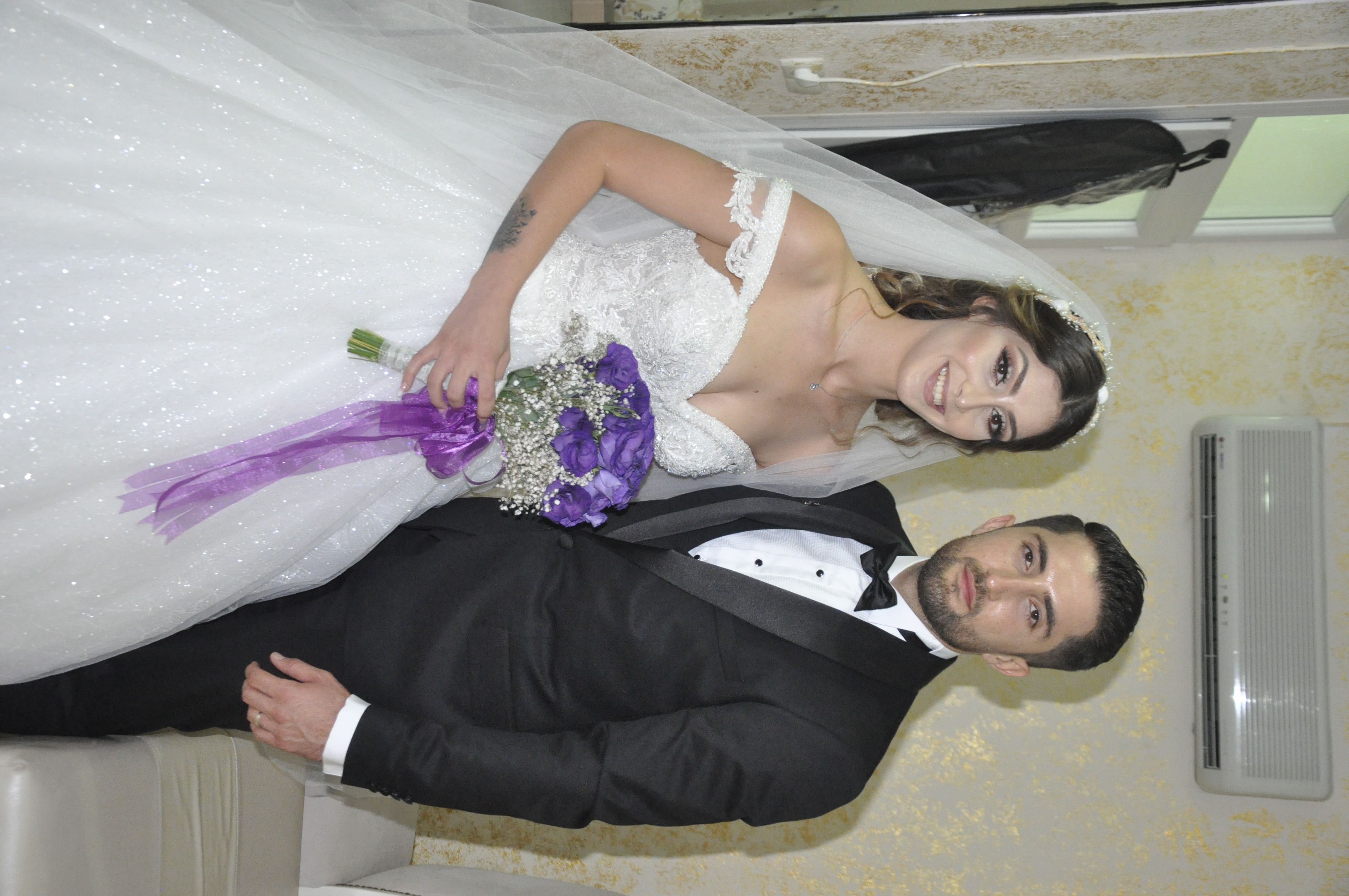 DÜNYAEVİNE GİRDİLER