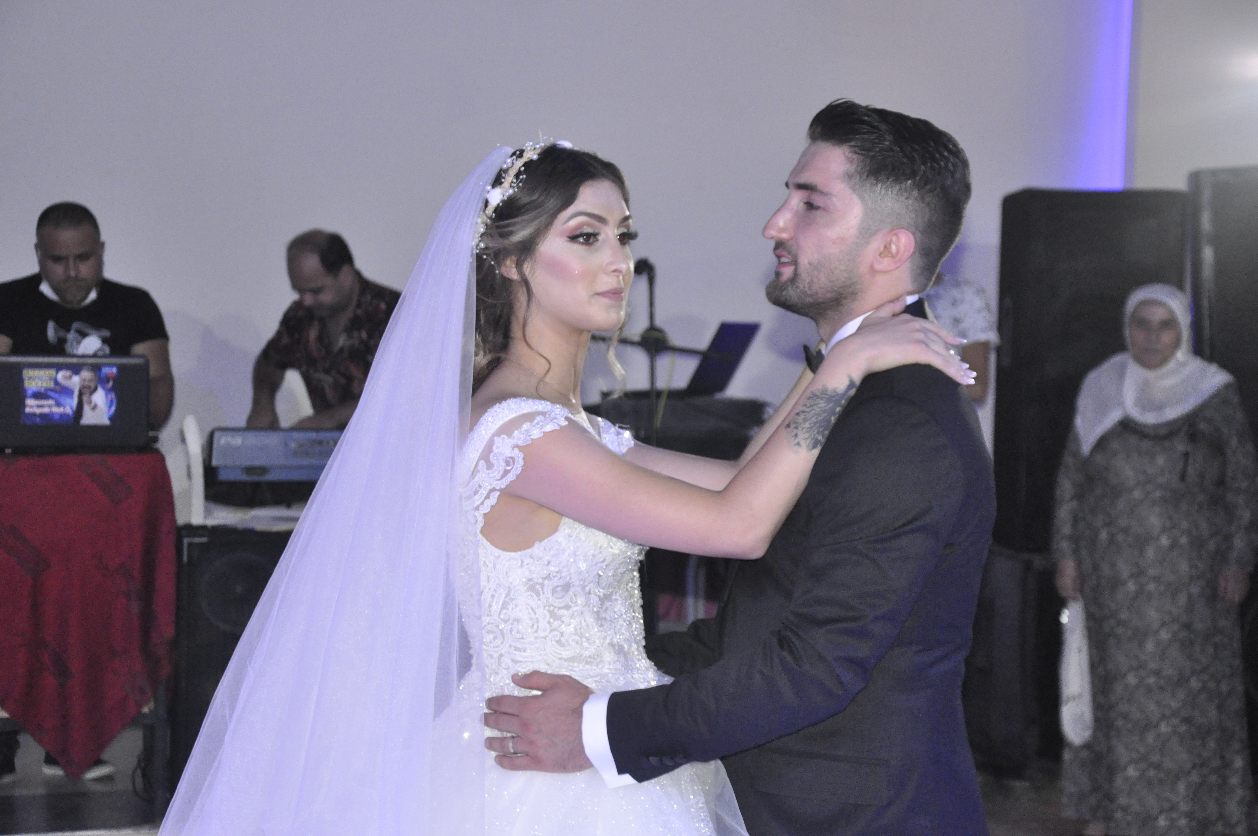 DÜNYAEVİNE GİRDİLER