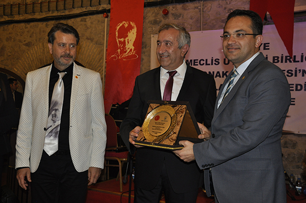 Siyasetin duayenleri Konak'ta buluştu