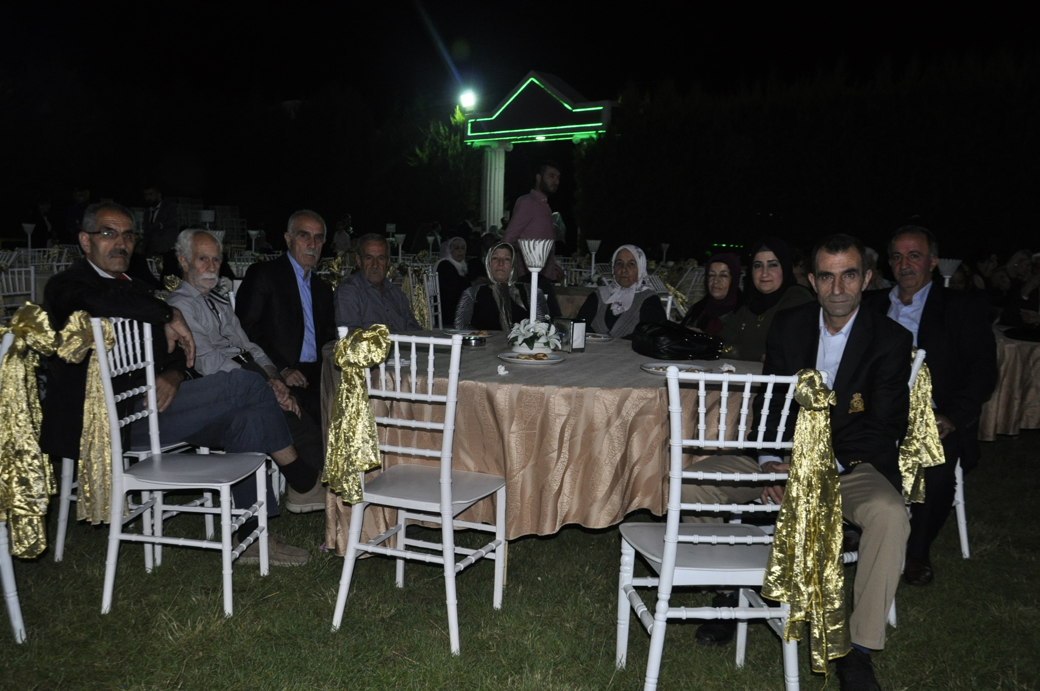 Mutlulukta Buluştular