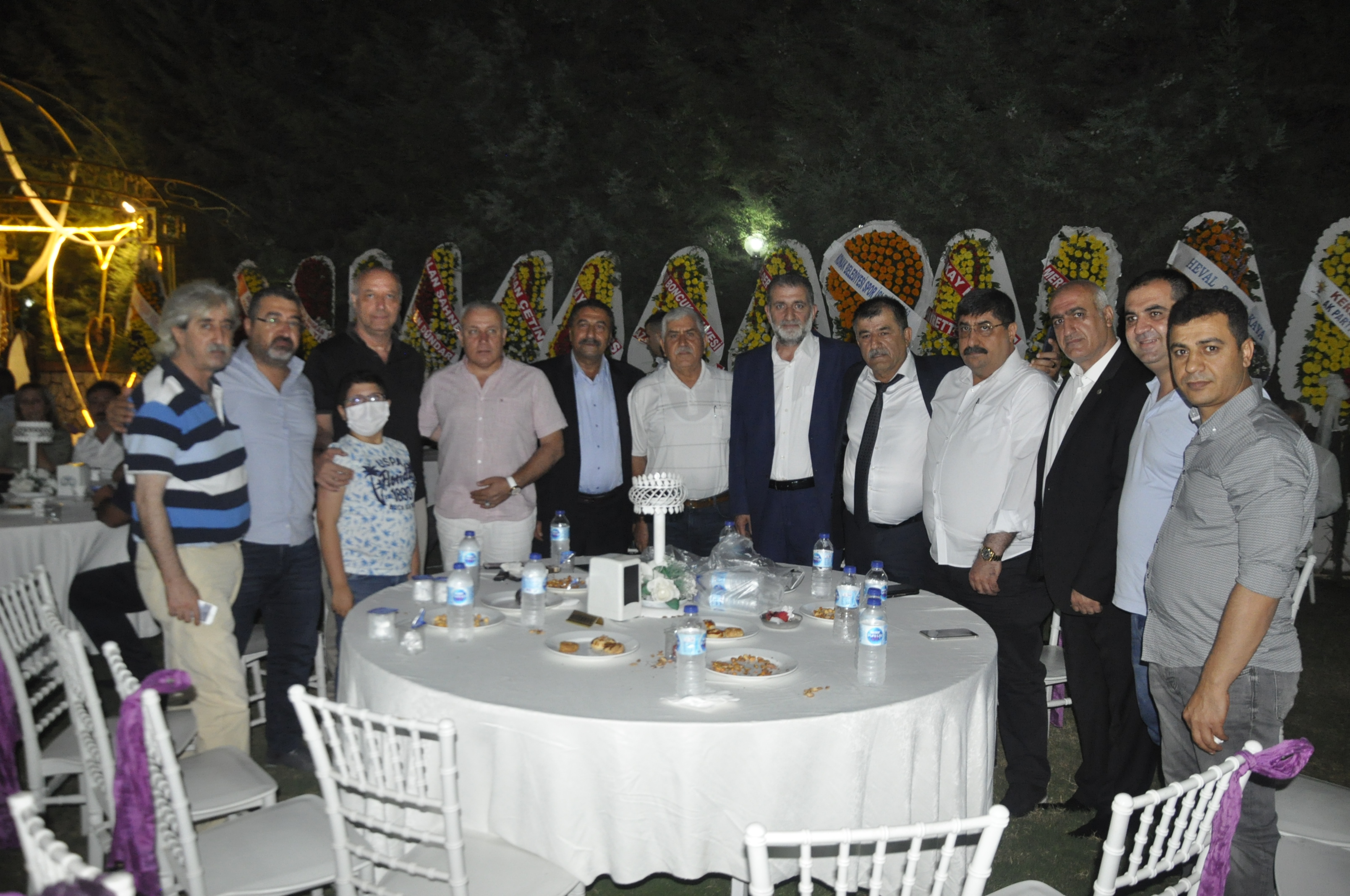 DÜNYAEVİNE GİRDİLER