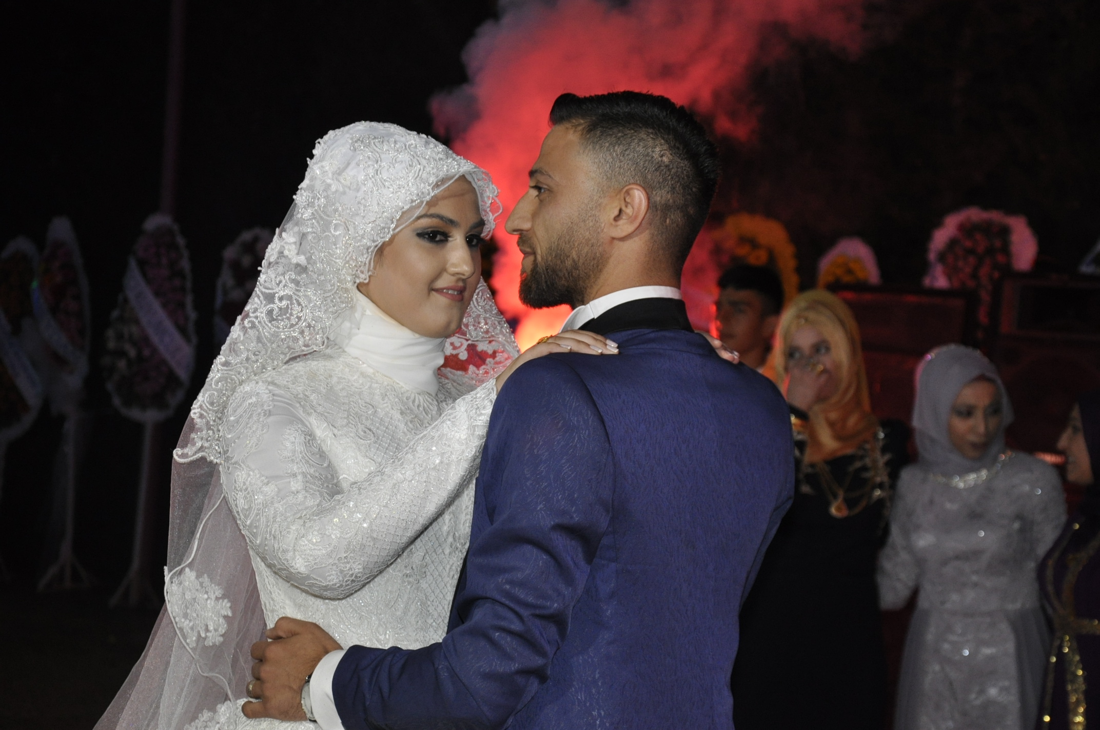 Mutlulukta Buluştular