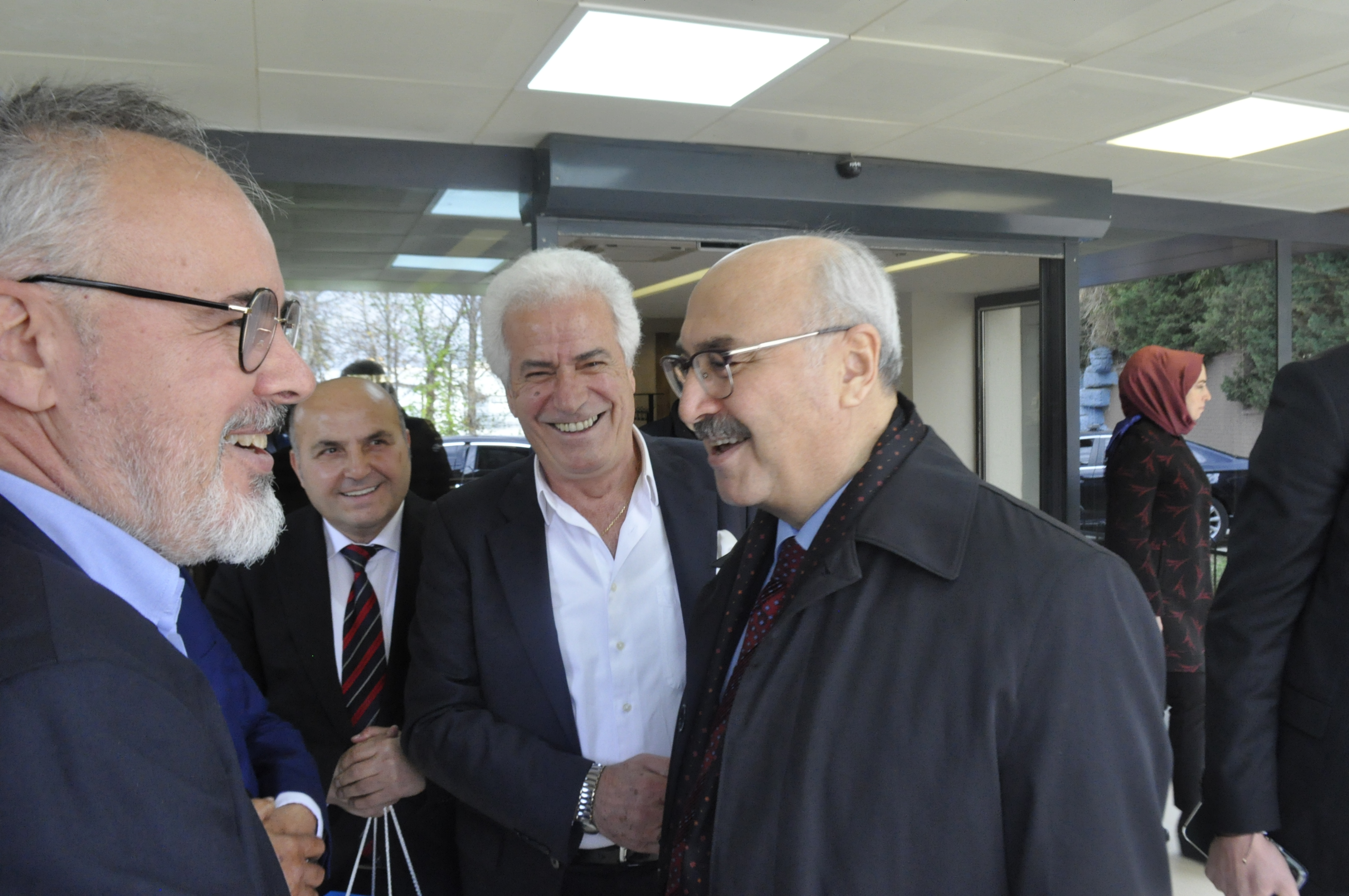 VALİ KÖŞGER: "MEDYA DEMOKRASİNİN VAZGEÇİLMEZİ"