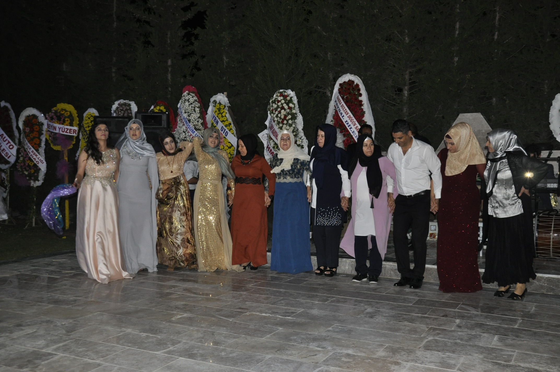 Mutlulukta Buluştular