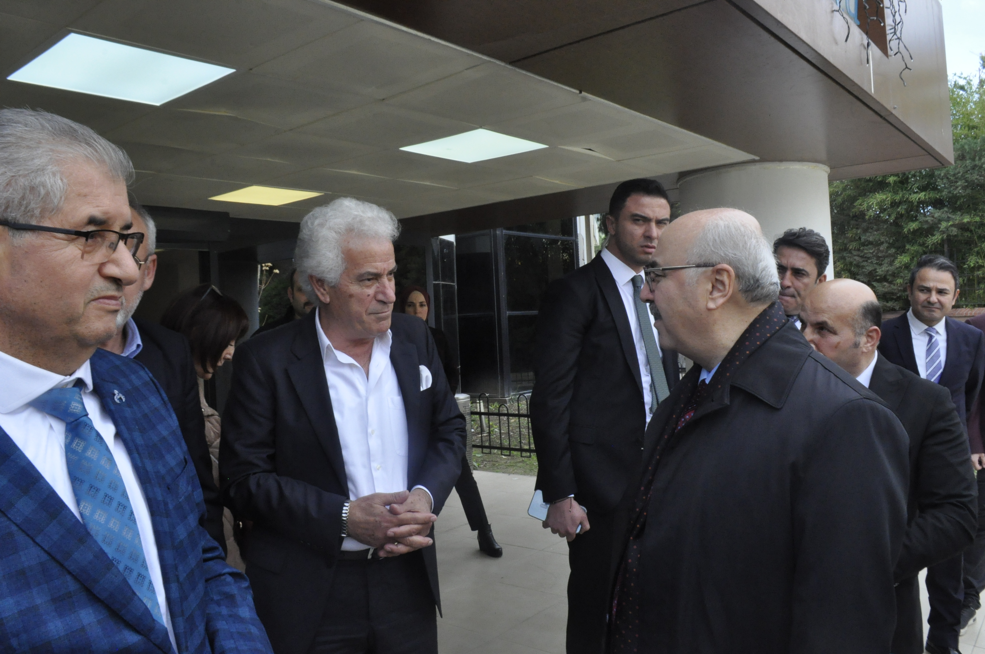 VALİ KÖŞGER: "MEDYA DEMOKRASİNİN VAZGEÇİLMEZİ"