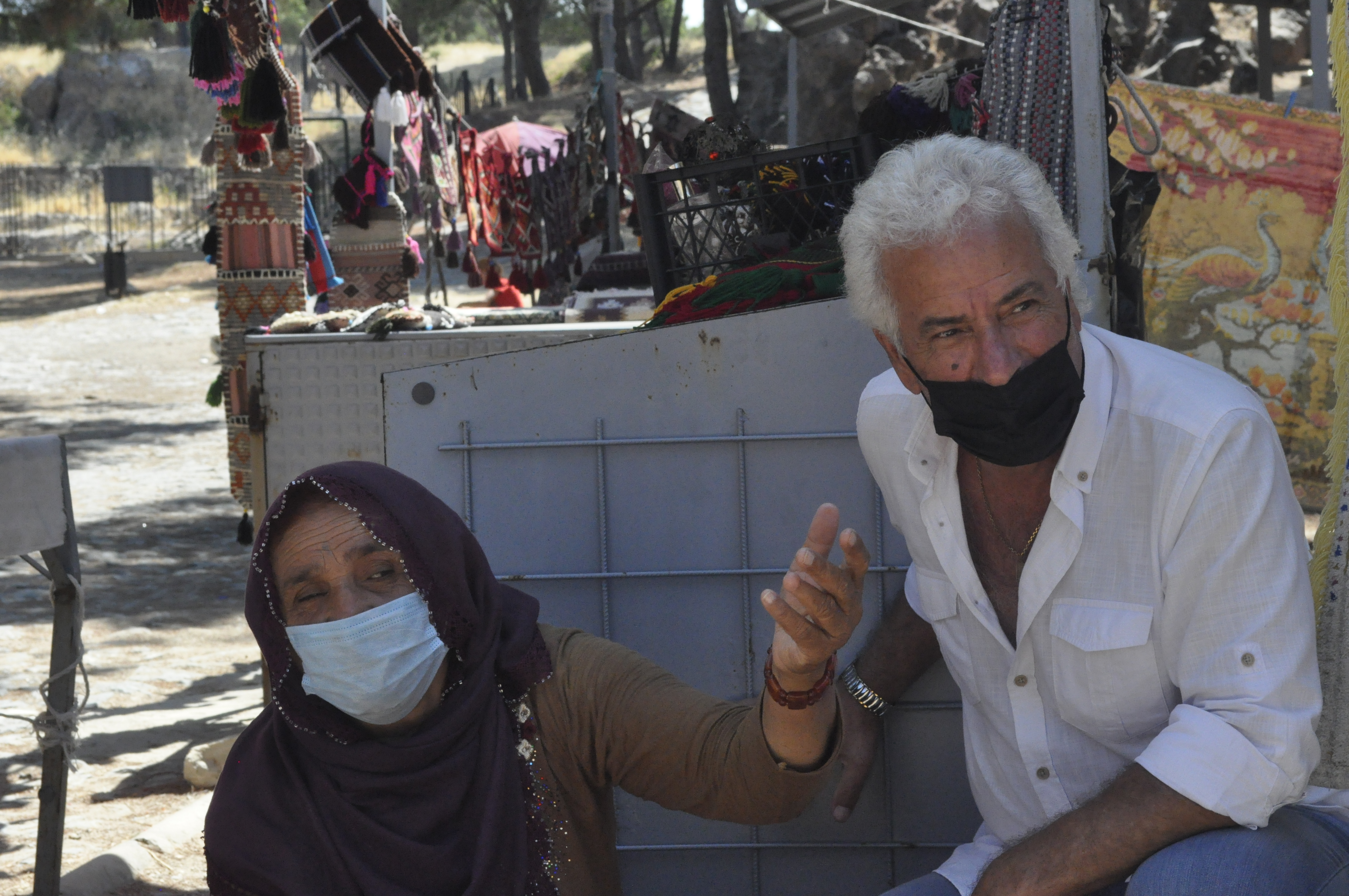 Kadifekale Surları'nda takı tasarım tezgahı açan yöre halkı isyanda: "Para Kazanamıyoruz, Aidat İstiyorlar"