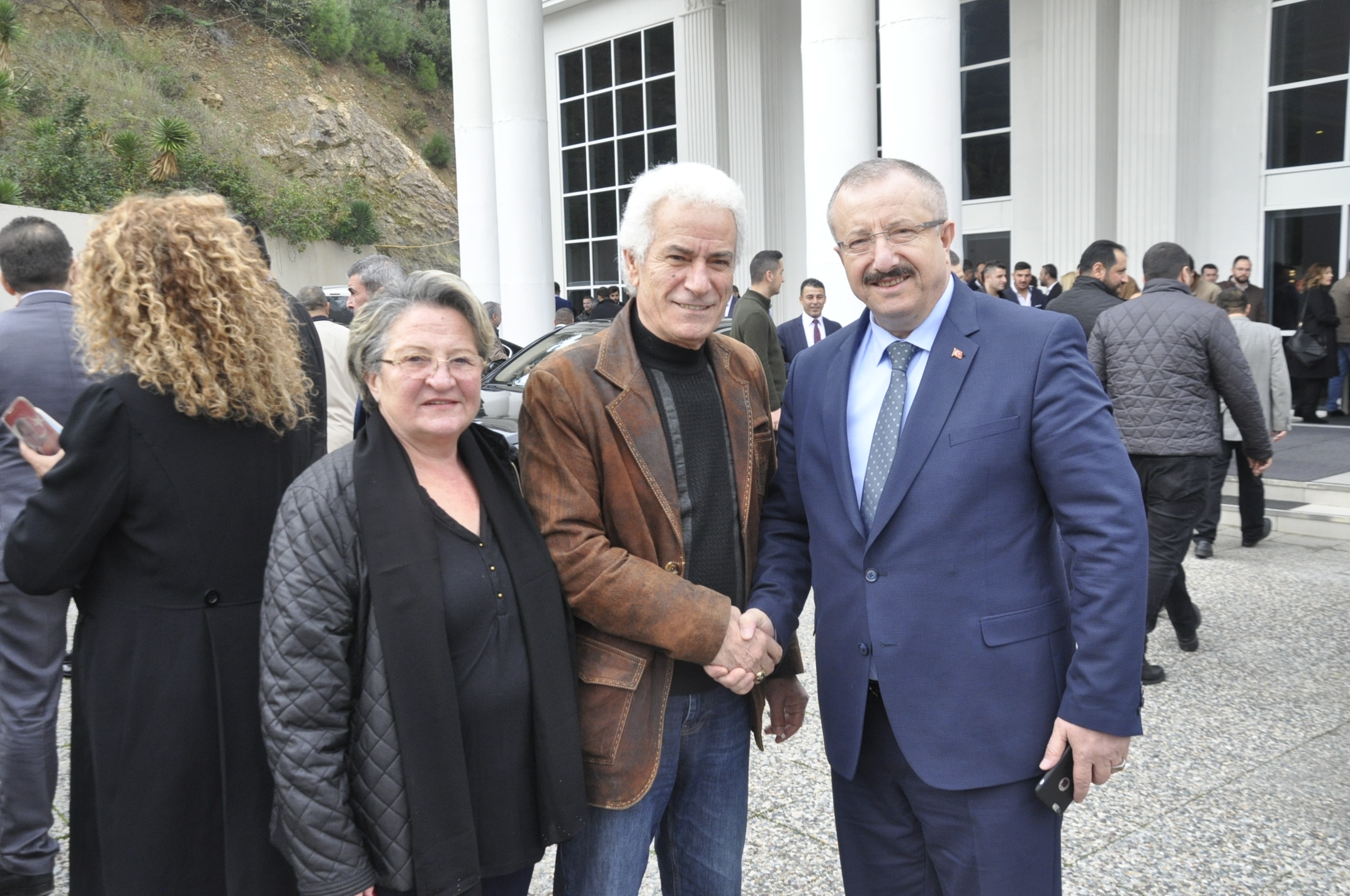 Zeybekci'den '10 Numara İzmir' lansmanı