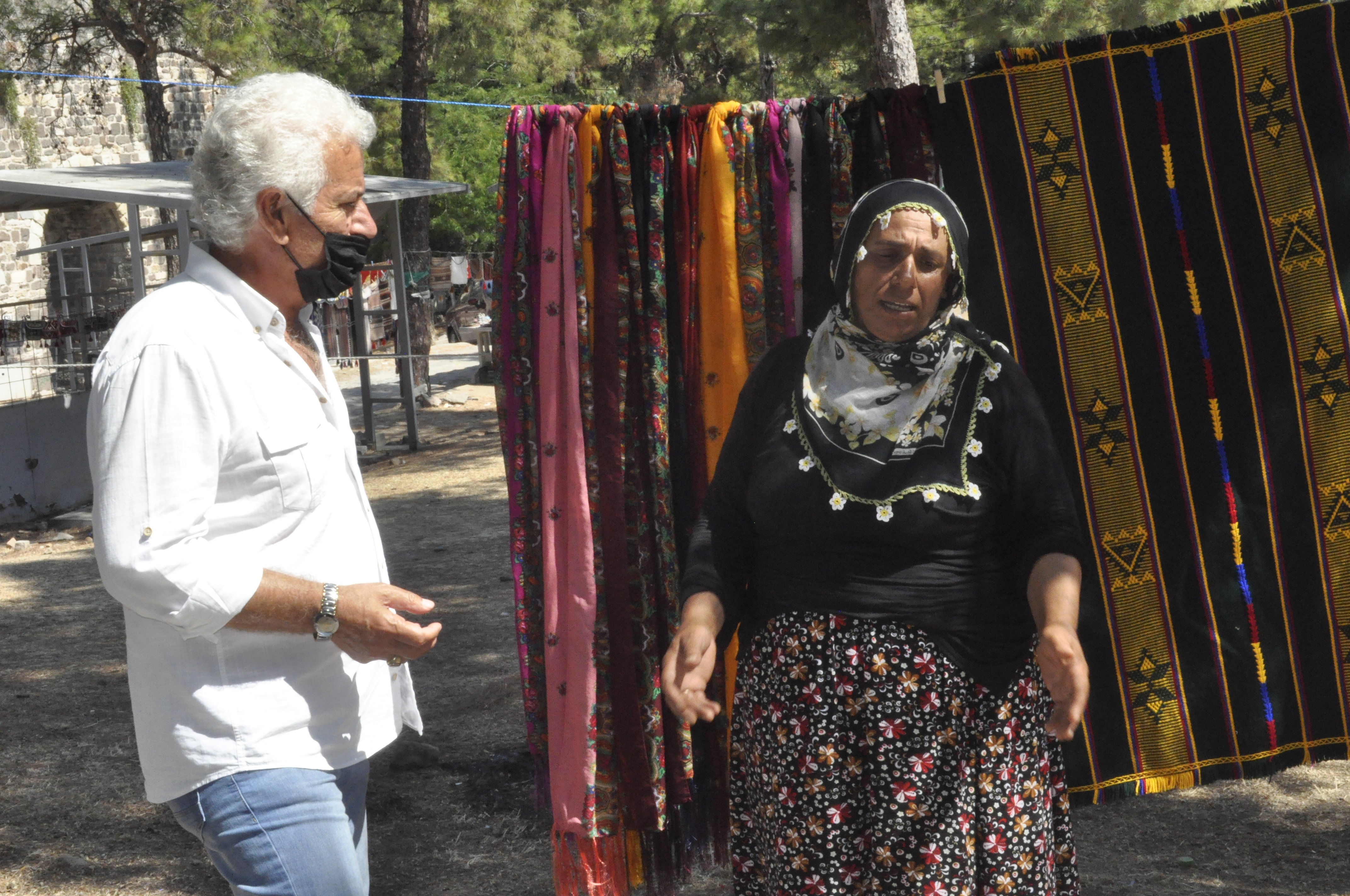 Kadifekale Surları'nda takı tasarım tezgahı açan yöre halkı isyanda: "Para Kazanamıyoruz, Aidat İstiyorlar"