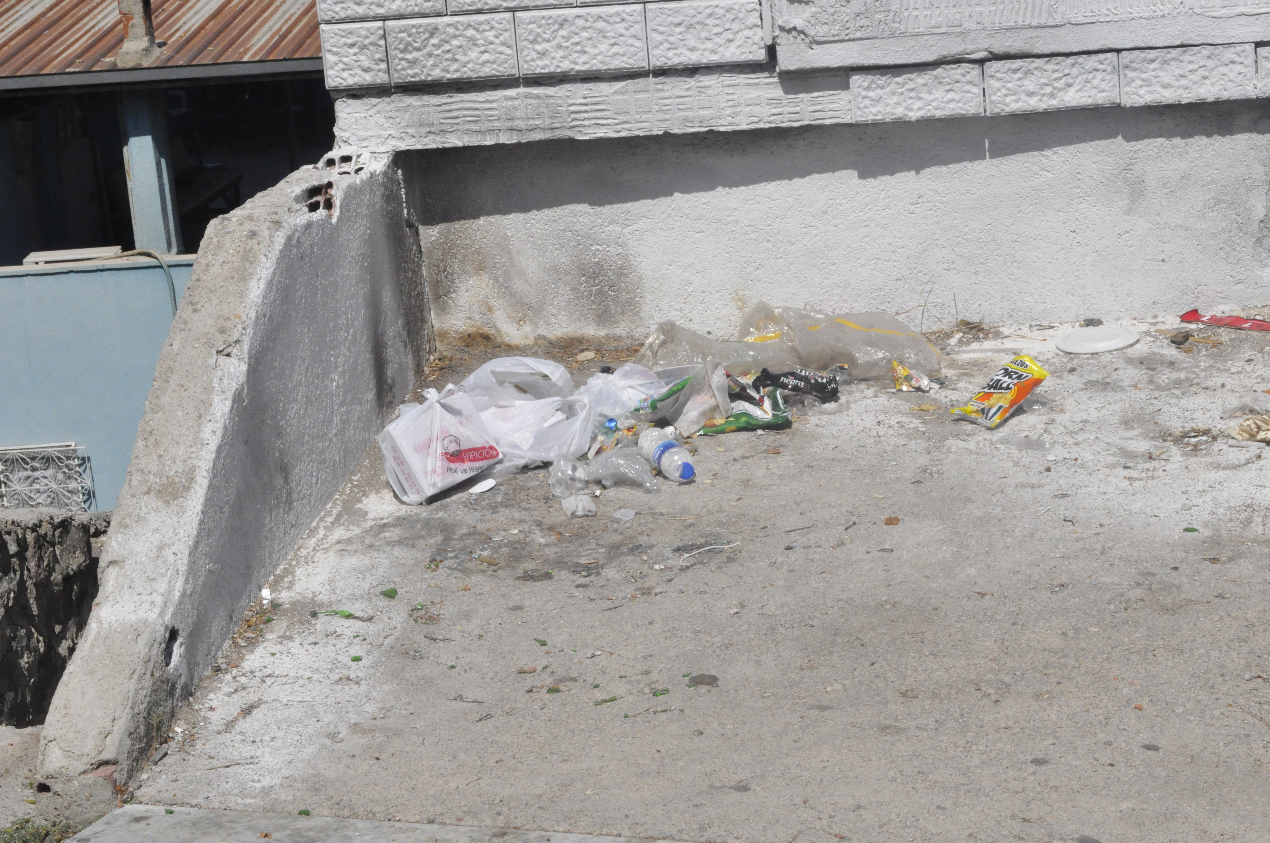 Kadifekale Surları'nda takı tasarım tezgahı açan yöre halkı isyanda: "Para Kazanamıyoruz, Aidat İstiyorlar"