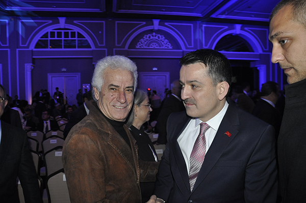 Zeybekci'den '10 Numara İzmir' lansmanı