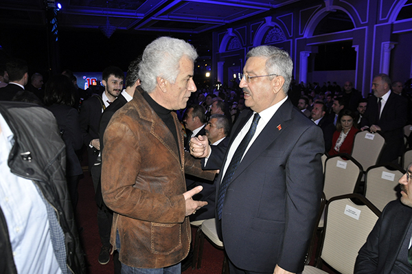 Zeybekci'den '10 Numara İzmir' lansmanı