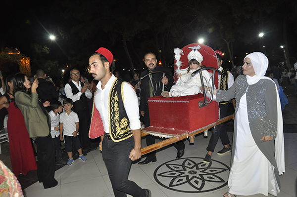 Erkekliğe ilk adımlarını attılar