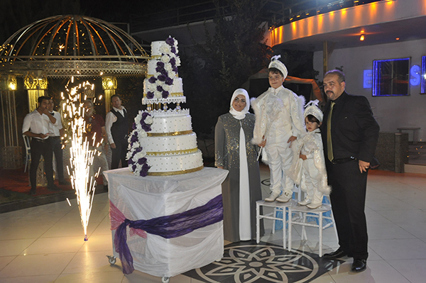 Erkekliğe ilk adımlarını attılar