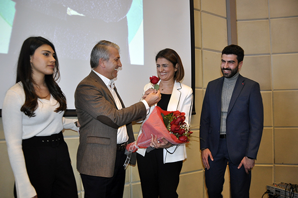 AK Partili Eroğlu vizyon projelerini açıkladı... İzmir için 10, Konak için 10