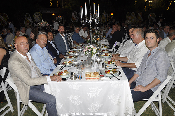 HALKIN ADAMINDAN MUHTEŞEM DÜĞÜN