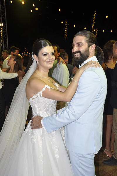 HALKIN ADAMINDAN MUHTEŞEM DÜĞÜN