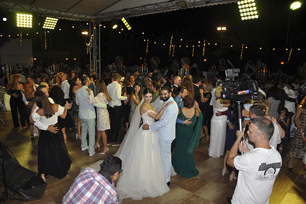 HALKIN ADAMINDAN MUHTEŞEM DÜĞÜN