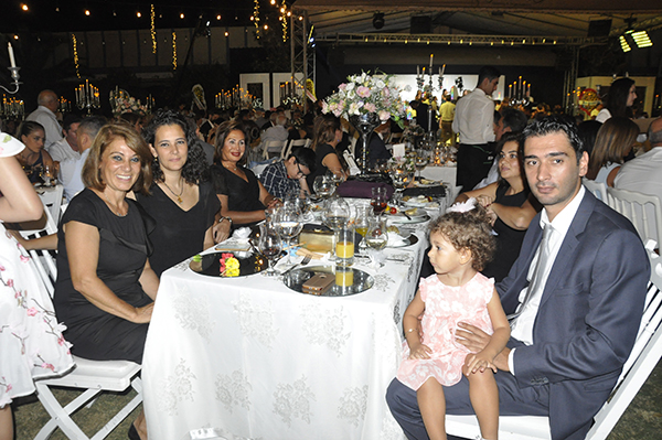 HALKIN ADAMINDAN MUHTEŞEM DÜĞÜN