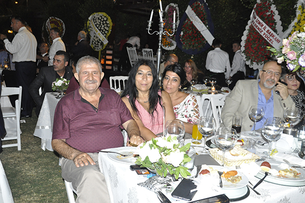 HALKIN ADAMINDAN MUHTEŞEM DÜĞÜN