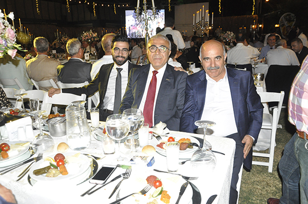 HALKIN ADAMINDAN MUHTEŞEM DÜĞÜN